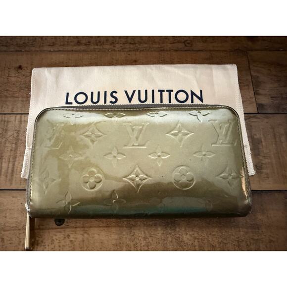 Louis Vuitton Zippy Wallet Women's Green Monogram Vernis Leather Long Clutch Zip - Picture 1 of 16